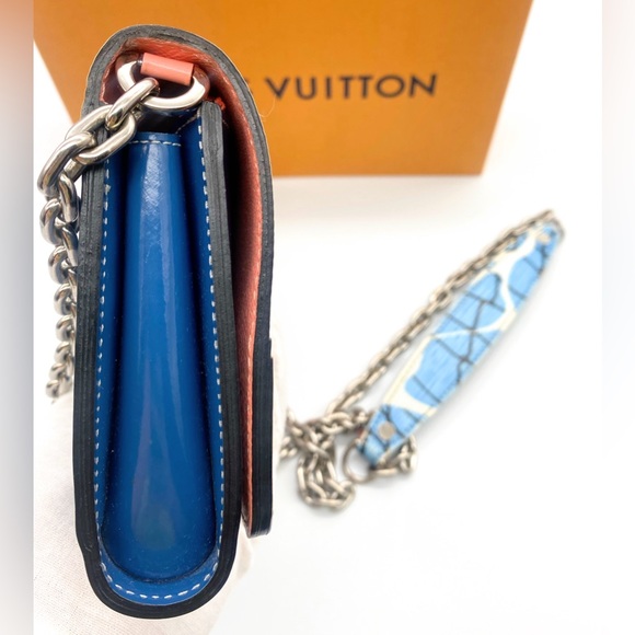 LOUIS VUITTON Limited Edition Aqua Epi Leather Twist - Picture 12 of 14